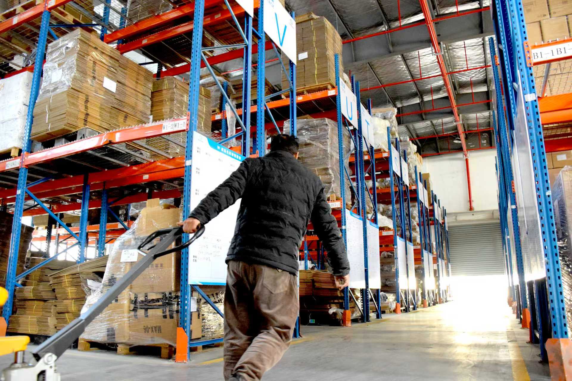 預(yù)成型標(biāo)線(xiàn)帶生產(chǎn)庫(kù)房 預(yù)成型標(biāo)線(xiàn)帶生產(chǎn)庫(kù)房